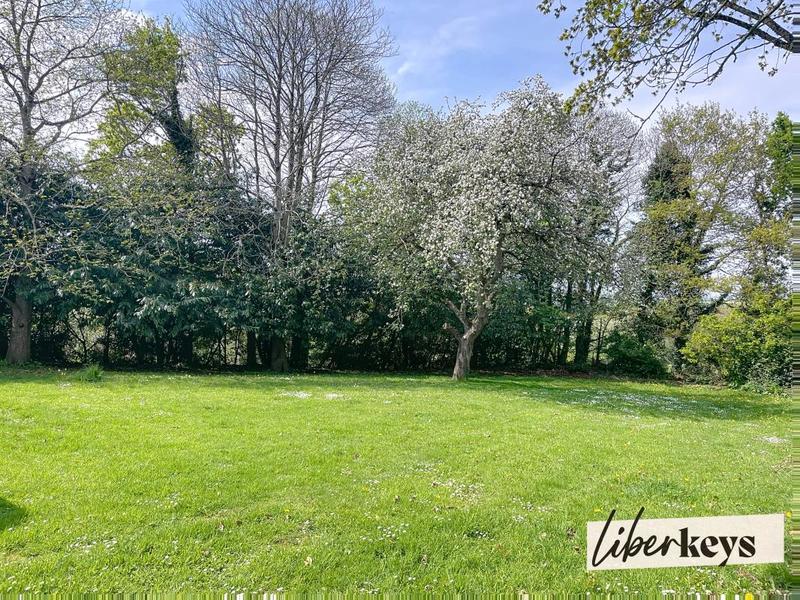 Propriété - 307 m² - 10 pièces