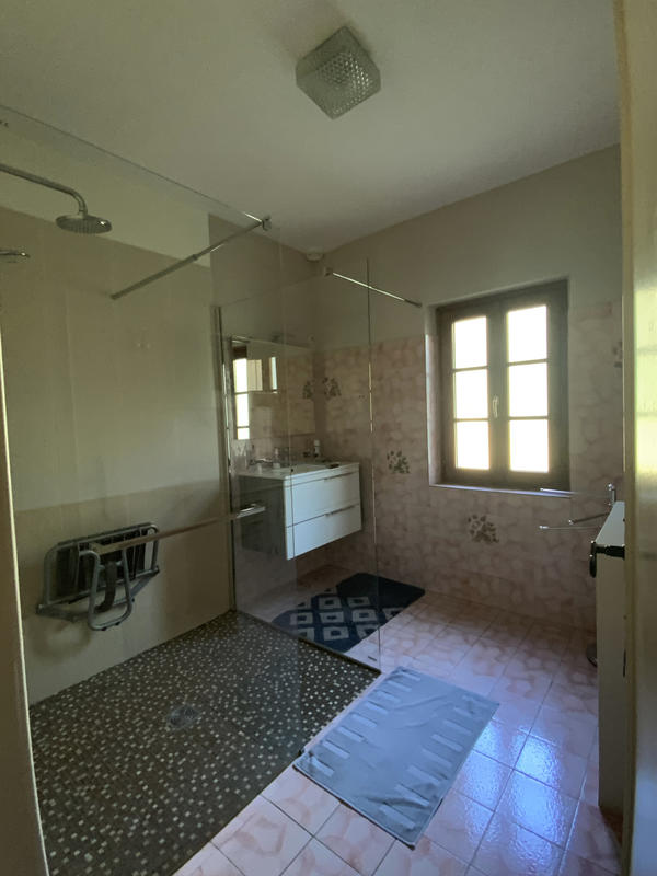 Maison - 202 m² - 8 pièces