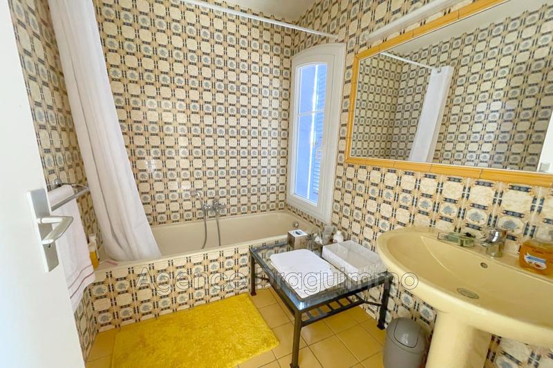 Maison - 380 m² - 10 pièces