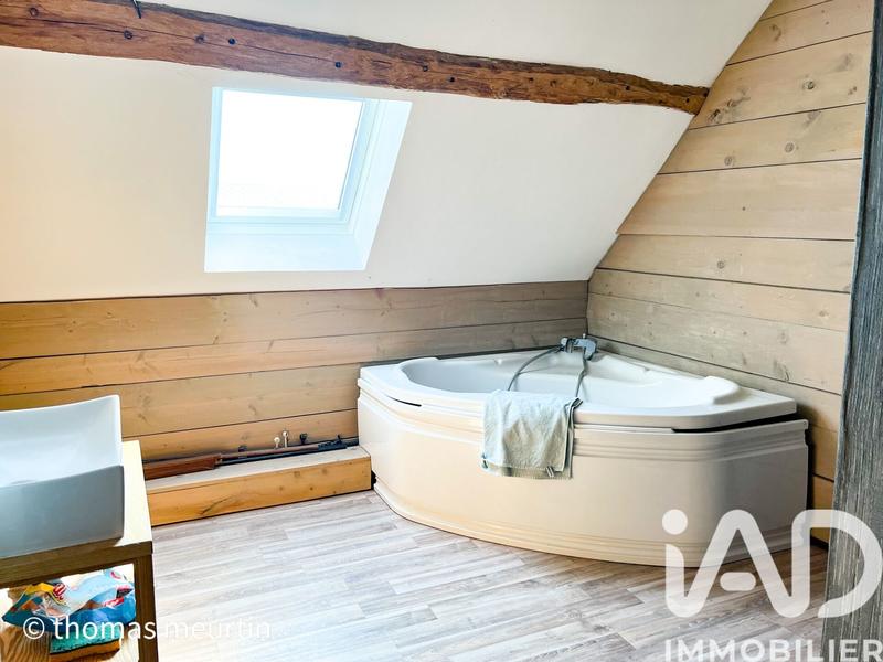 Maison - 256 m² - 8 pièces