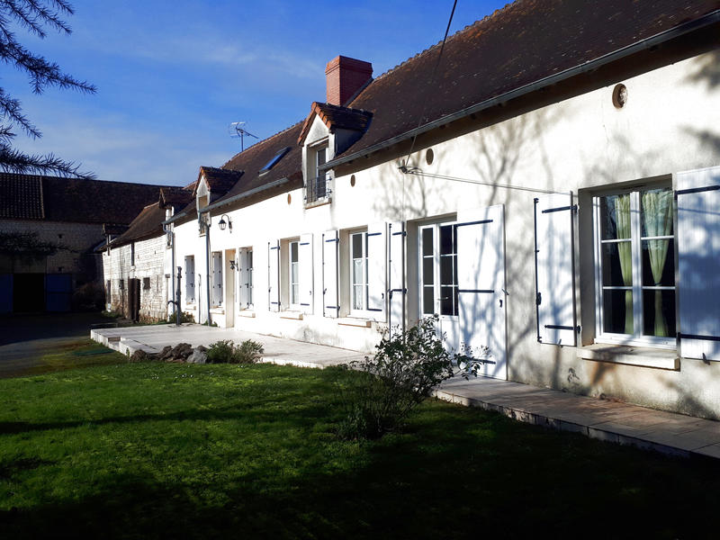 Propriété - 241 m² - 10 pièces