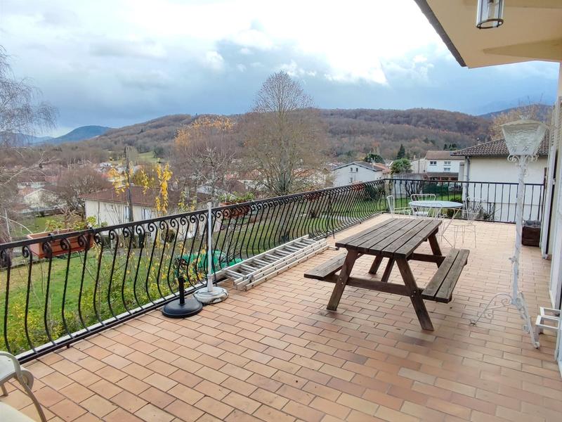 Maison - 198 m² - 6 pièces