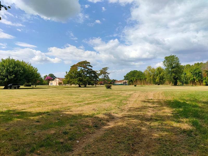 Propriété - 280 m² - 10 pièces