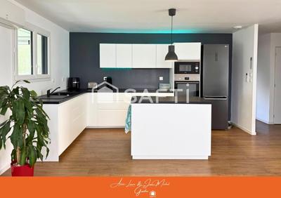 Maison - 123 m² - 4 pièces