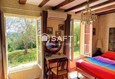 Maison - 200 m² - 6 pièces