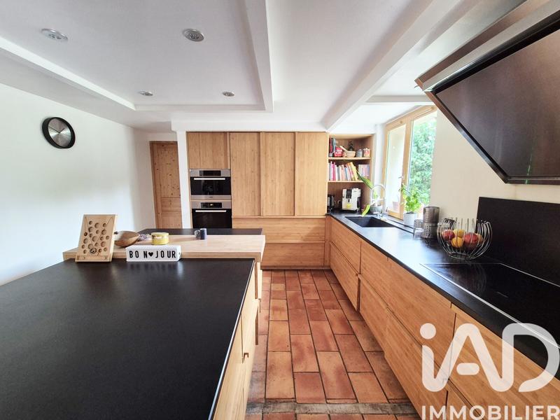 Maison - 203 m² - 7 pièces