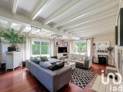 Maison - 255 m² - 9 pièces