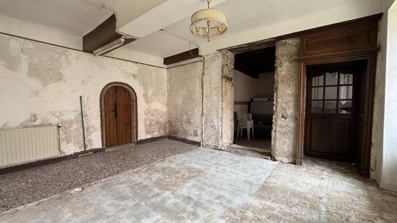 Maison ancienne - 160 m² - 3 pièces