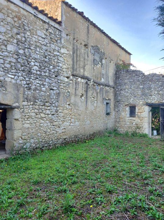 Maison - 250 m² - 7 pièces