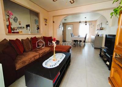 Maison traditionnelle - 98 m² - 7 pièces