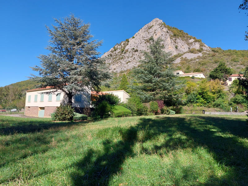Villa - 216 m² - 9 pièces