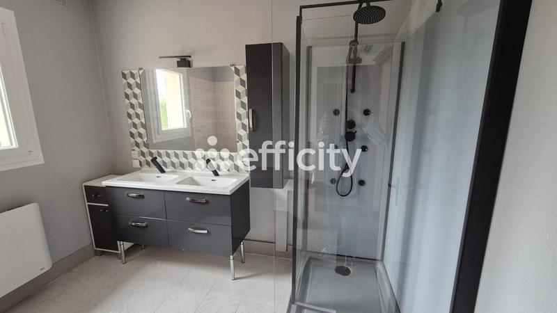 Maison - 200 m² - 8 pièces