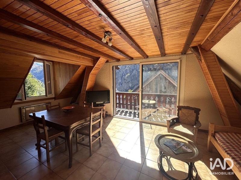 Local commercial - 251 m²