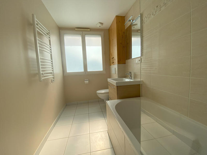 Maison - 80 m² - 5 pièces