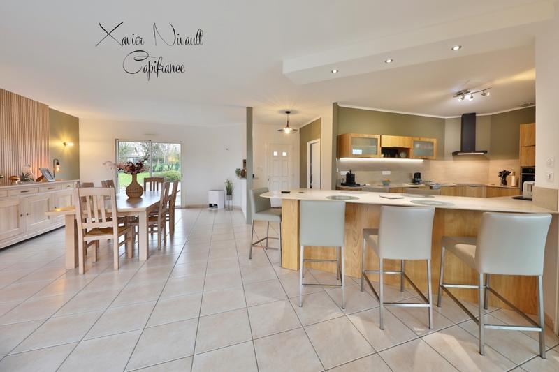 Maison - 185 m² - 6 pièces