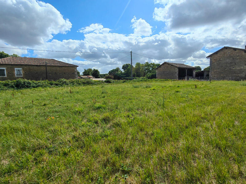 Terrain constructible - 875 m²