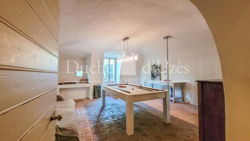 Maison - 215 m² - 7 pièces