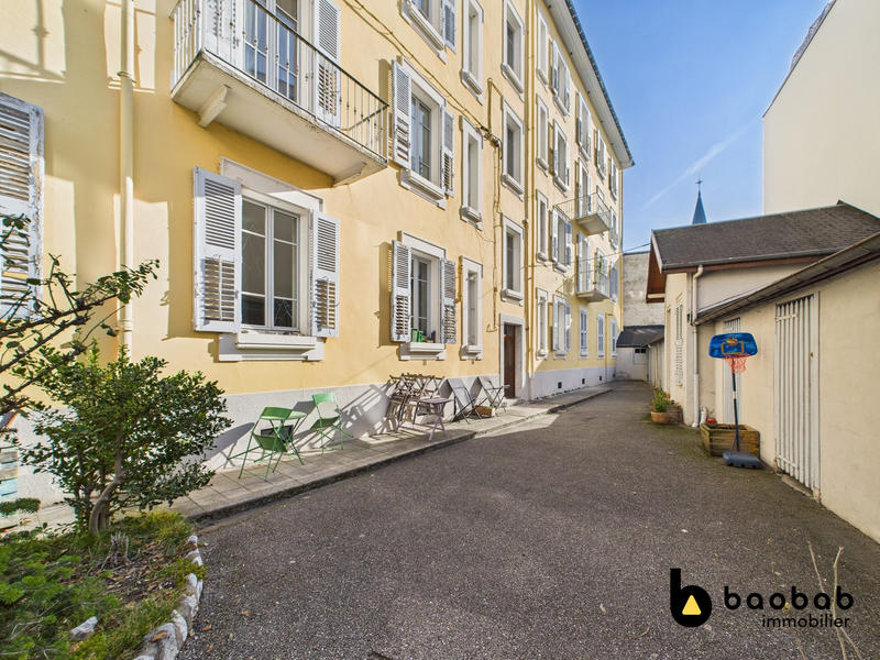 Appartement - 147 m² - 5 pièces