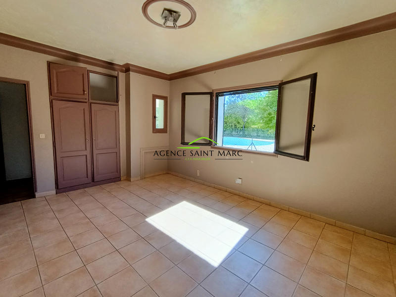 Propriété - 180 m² - 6 pièces