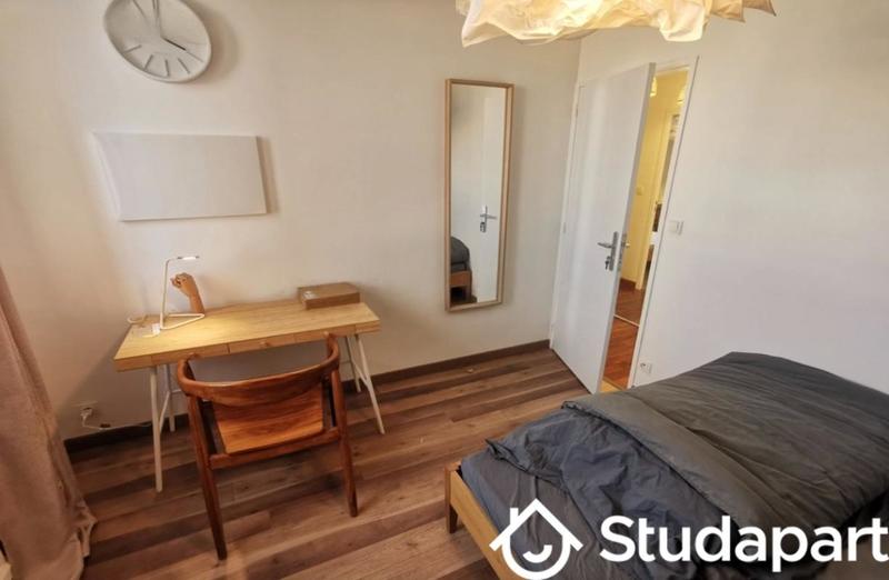 Chambre - 10 m² - 1 pièce