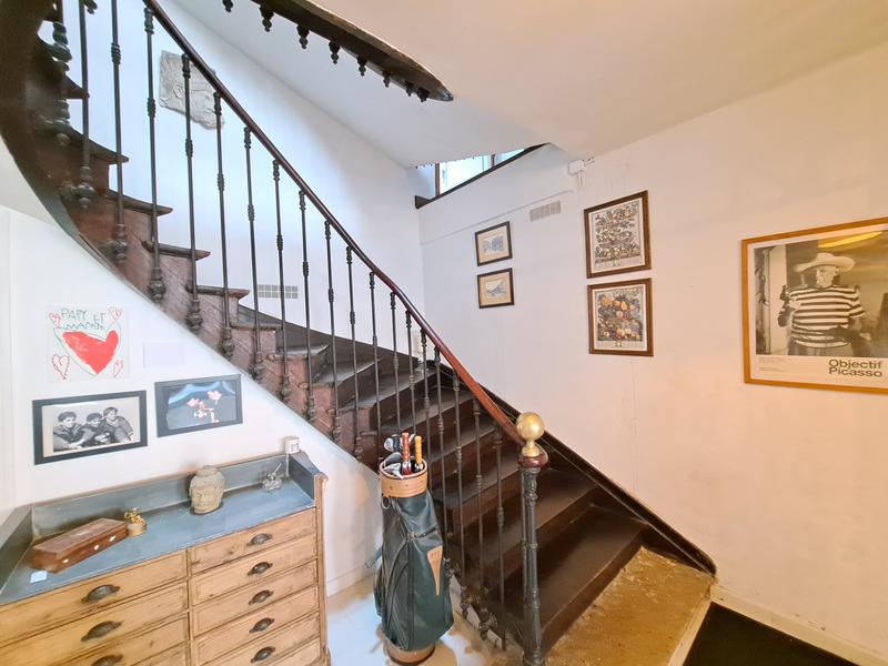 Maison - 230 m² - 6 pièces