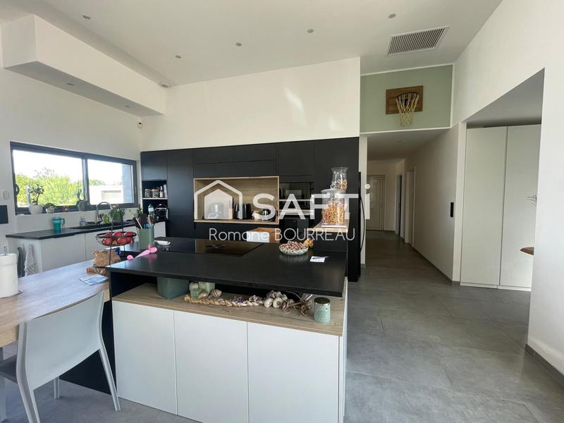 Villa - 256 m² - 7 pièces