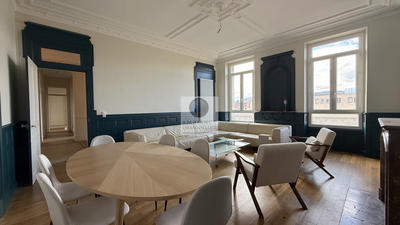 Appartement - 152 m² - 6 pièces