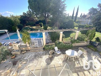 Maison - 212 m² - 8 pièces