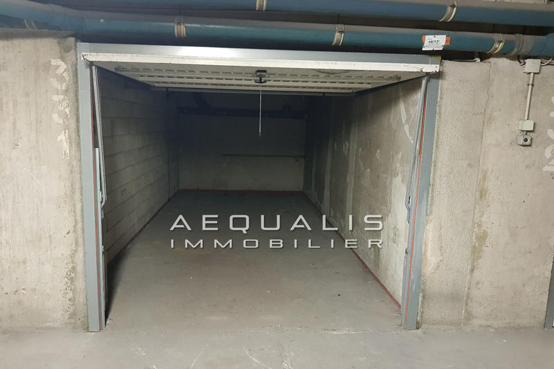 Parking / Garage - 14 m²