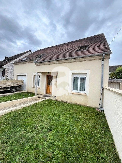 Maison traditionnelle - 132 m² - 9 pièces