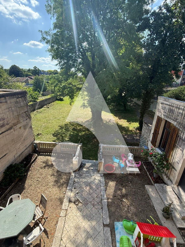 Maison - 215 m² - 6 pièces