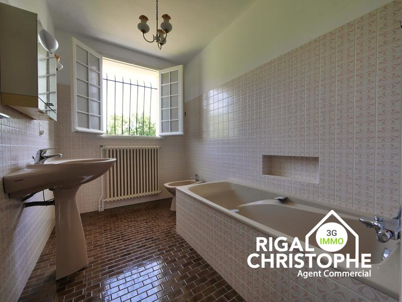 Maison traditionnelle - 195 m² - 9 pièces