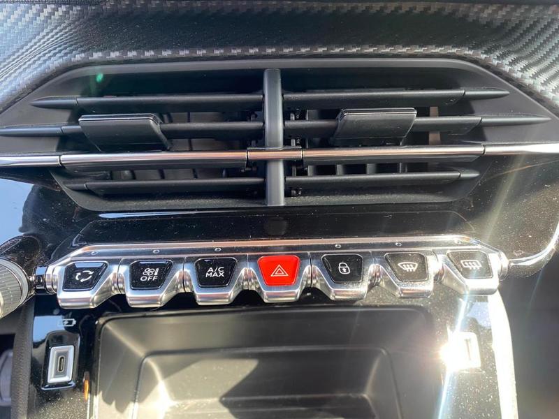 Peugeot 2008 E Allure 136cv clim Gps caméra CarPlay