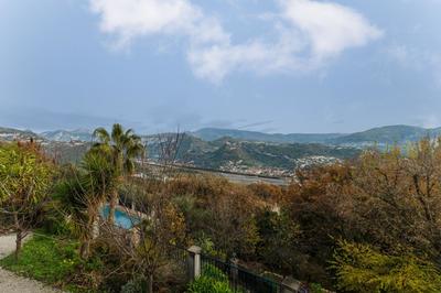 Villa - 310 m² - 8 pièces