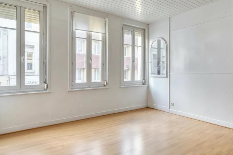 Maison - 238 m² - 11 pièces