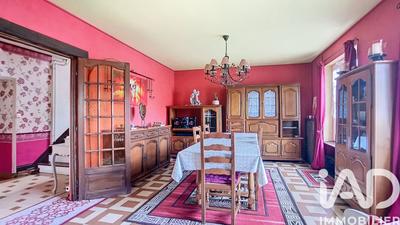 Maison - 240 m² - 12 pièces