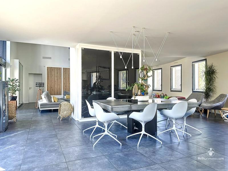 Appartement - 320 m² - 6 pièces