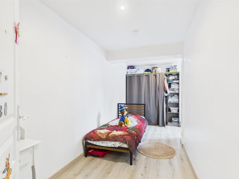 Maison - 180 m² - 9 pièces