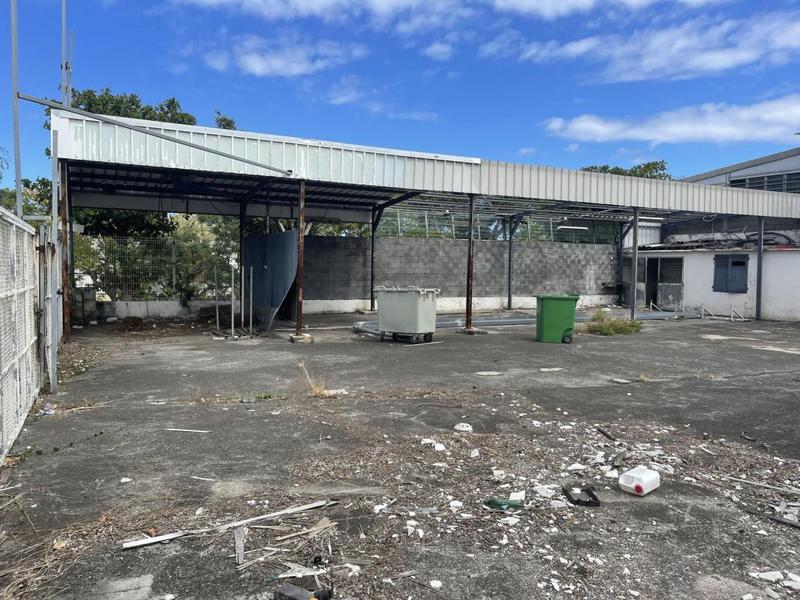 Terrain industriel - 994 m²