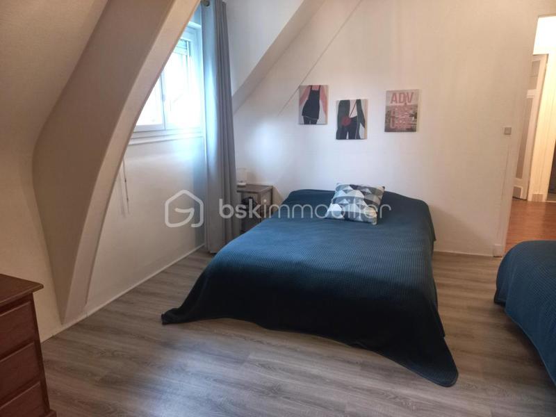 Maison traditionnelle - 275 m² - 15 pièces