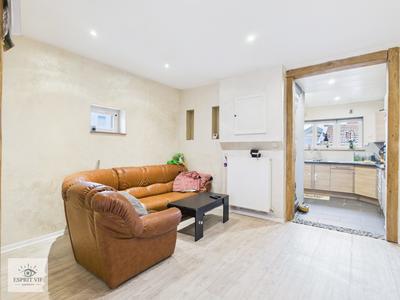 Maison - 96 m² - 5 pièces