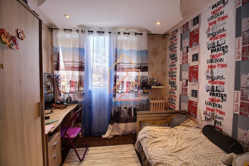 Studio - 82 m² - 4 pièces