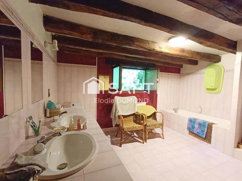 Maison - 261 m² - 8 pièces