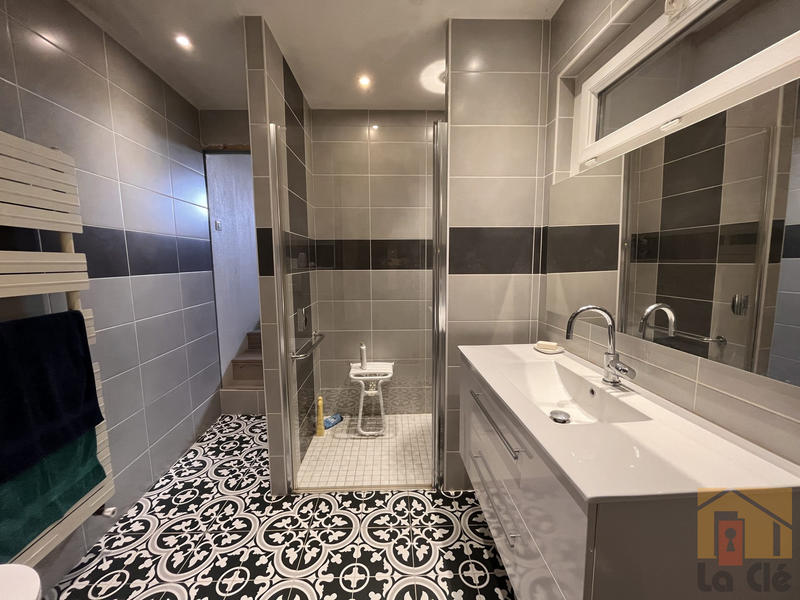 Maison - 169 m² - 6 pièces