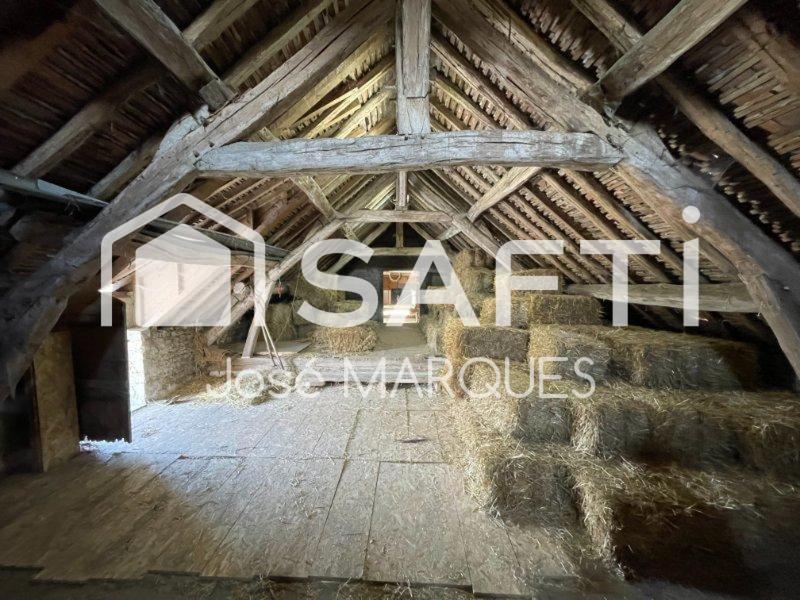 Maison - 250 m² - 6 pièces