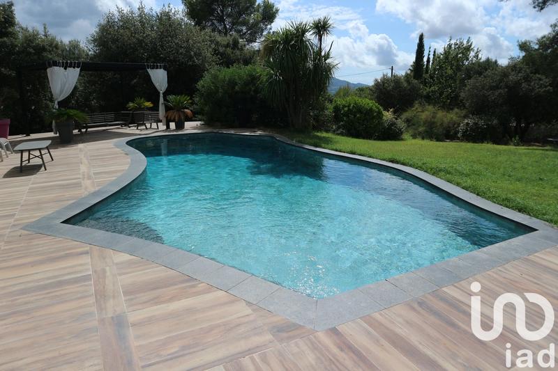 Maison - 220 m² - 7 pièces