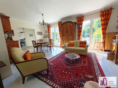 Maison - 177 m² - 7 pièces