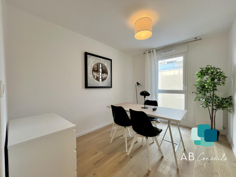 Appartement - 100 m² - 4 pièces