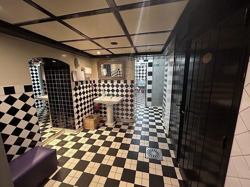 Hôtellerie / Restauration - 80 m² - 3 pièces