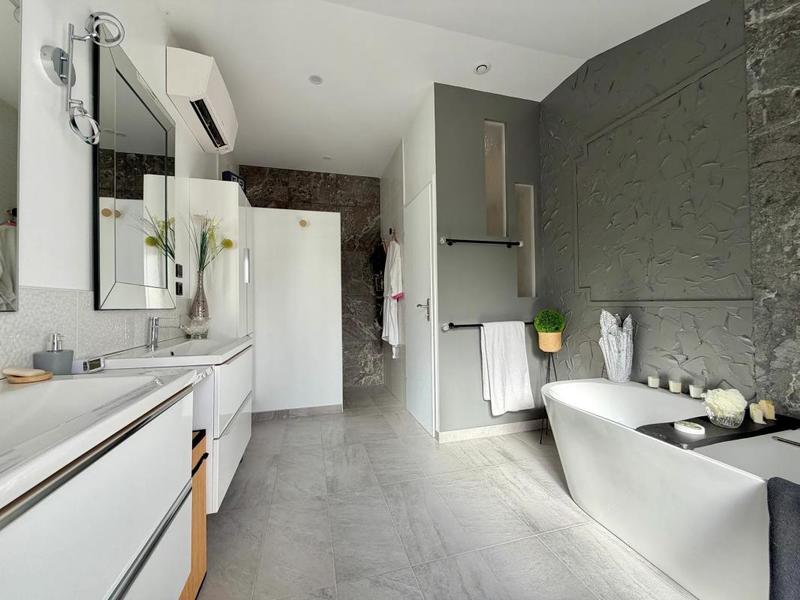 Maison - 141 m² - 6 pièces